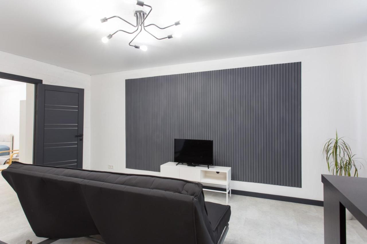 Apartment On 23 Serpnya 카리프 외부 사진